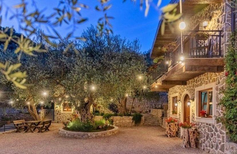 Olive Queen Rustic Estate Bar Ngoại thất bức ảnh